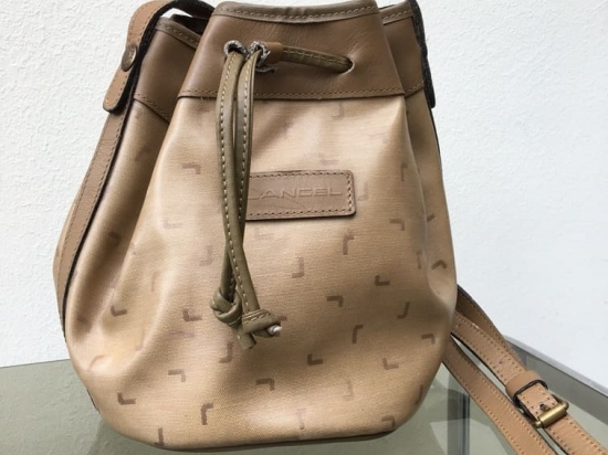 Sac seau LANCEL, option petit gabarit.