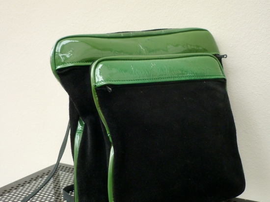 Sac Charles Jourdan, vert acidulé et noir.