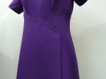 Robe violette.