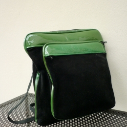 Sac Charles Jourdan, vert acidulé et noir.