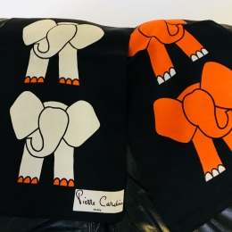 Foulard "Aux Elephants", Pierre Cardin.