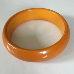 Bracelet bakélite orange.